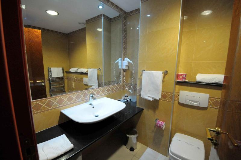 Double Room with Sea View image 4