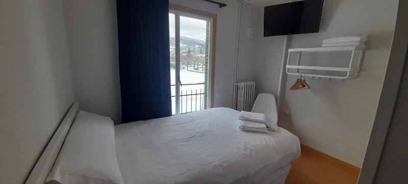 Single Room with Private Bathroom image 3