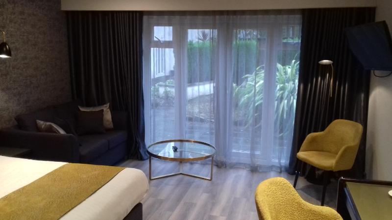 Superior Double Room image 4