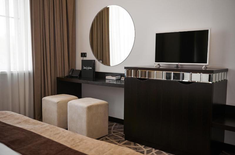 Double Room image 2