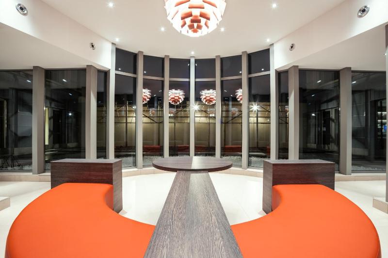 Superior Twin Room image 3