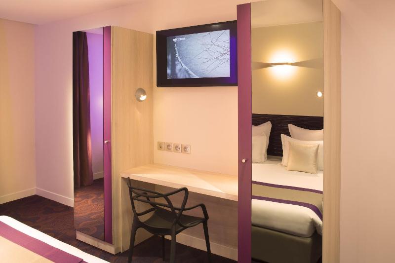 Superior Double or Twin Room image 4