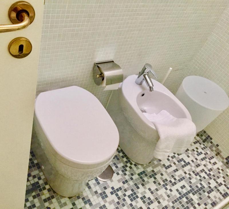 Standard Single Room image 2