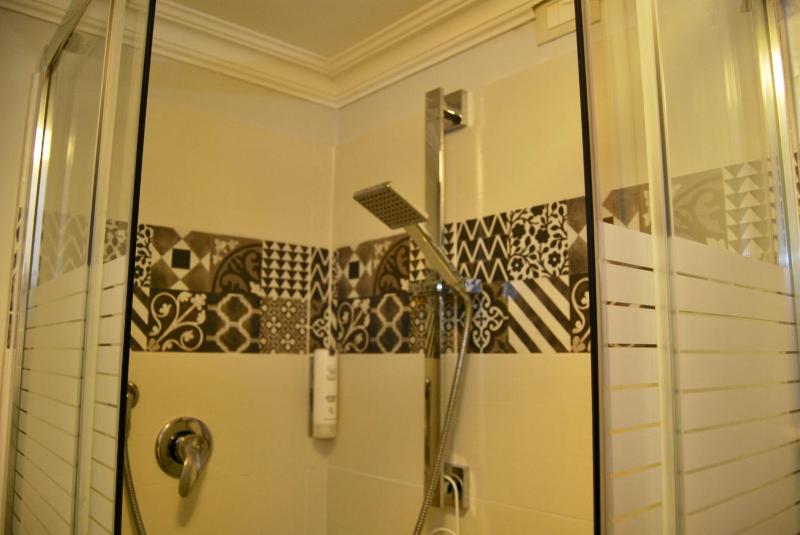 Deluxe Double Room image 2