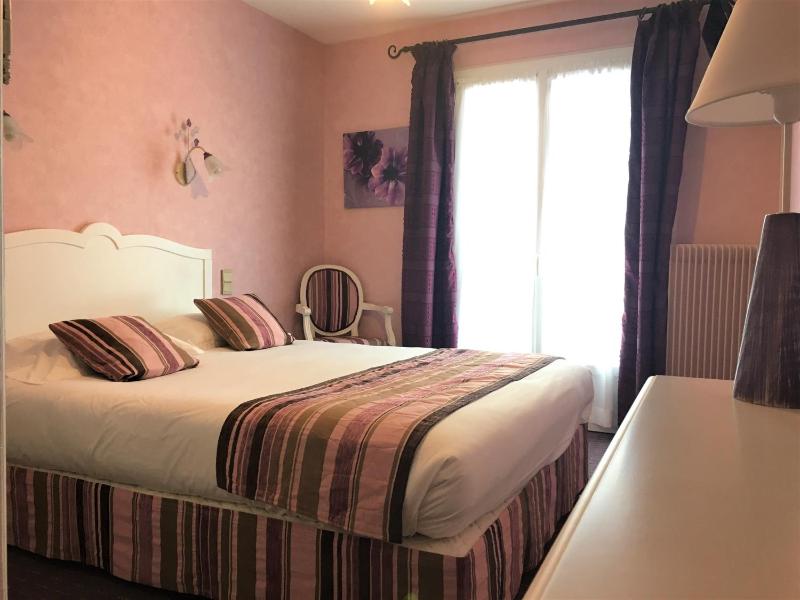 Double Room with Balcony image 1