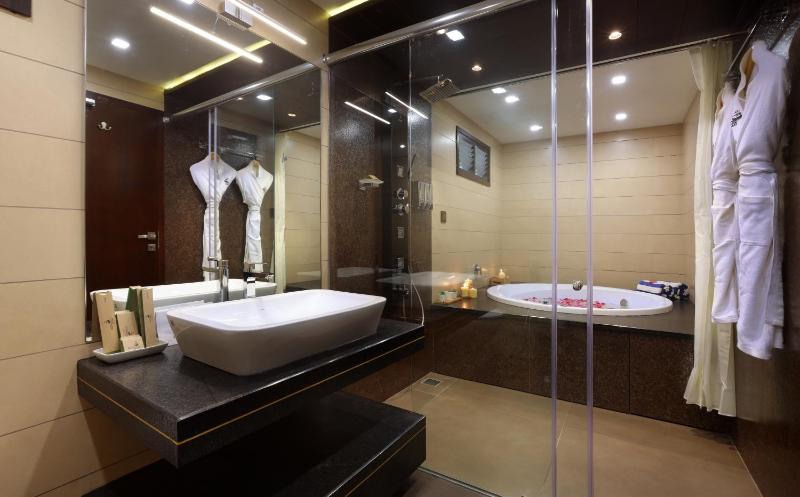 Maliekal Heritance Cherai Beach Cochin - image 44