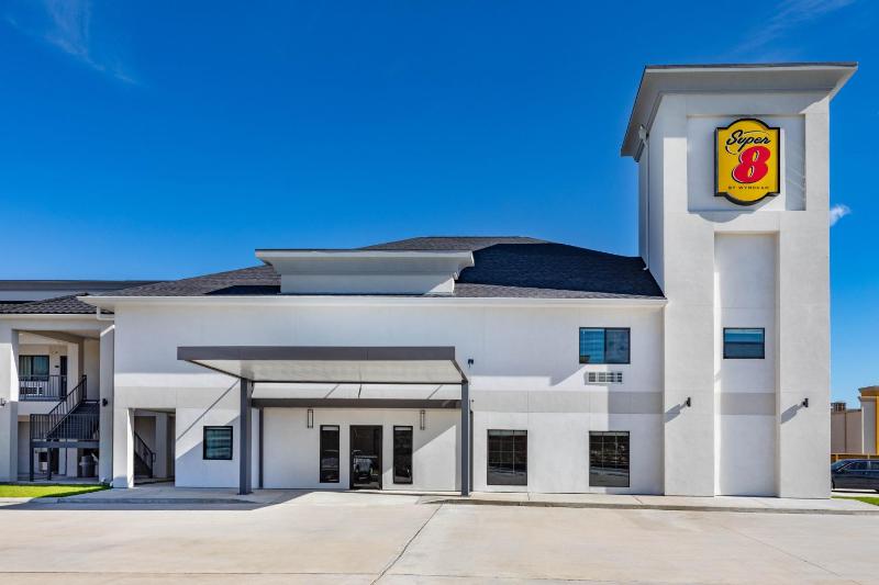 Super 8 by Wyndham Houston NW Beltway 8/West Rd - image 21