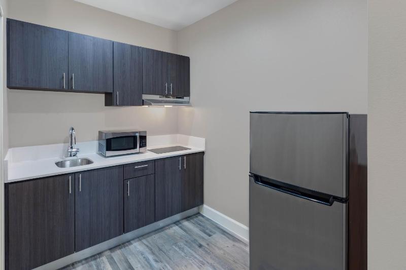 Super 8 by Wyndham Houston NW Beltway 8/West Rd - image 35