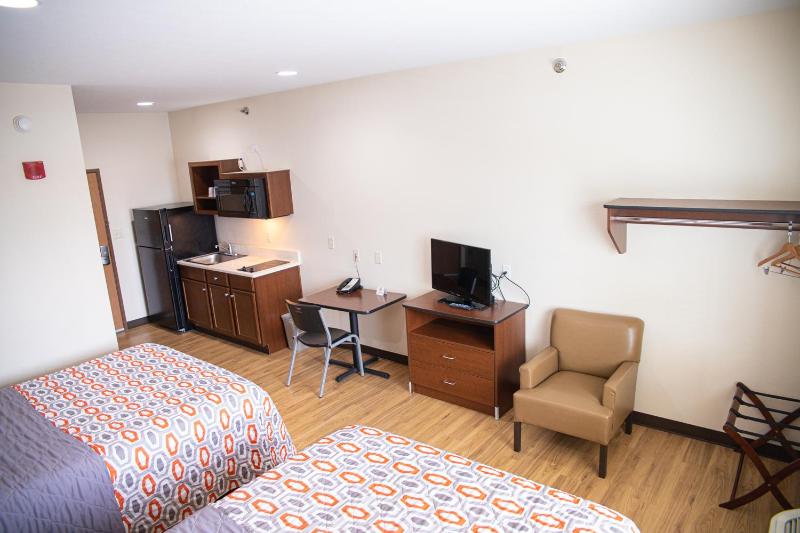 Queen Studio with Two Queen Beds image 1