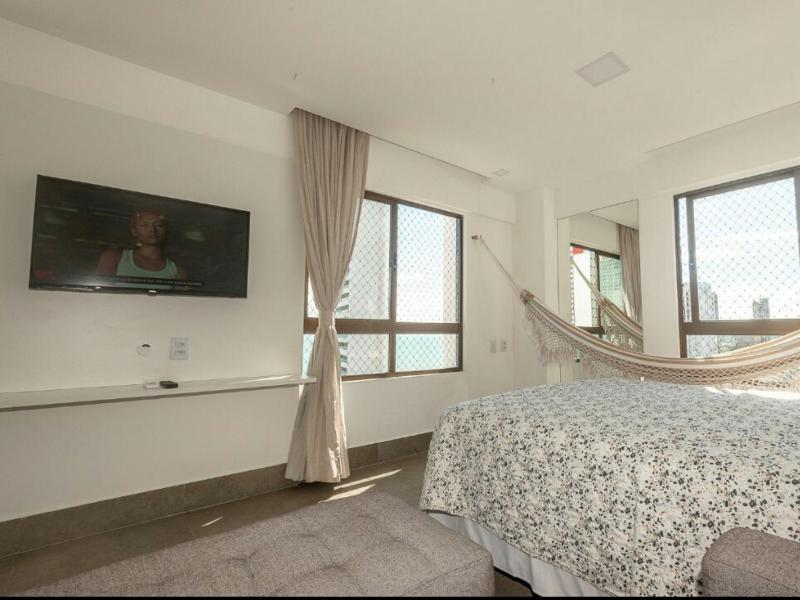 Deluxe Suite with Sea View image 2