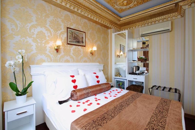 Deluxe Double Room image 1