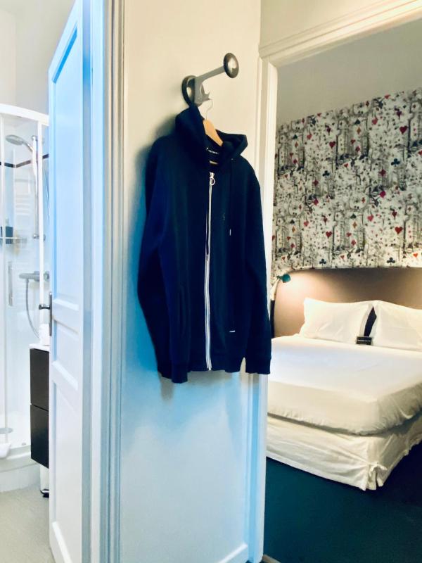 Economy Double Room image 3