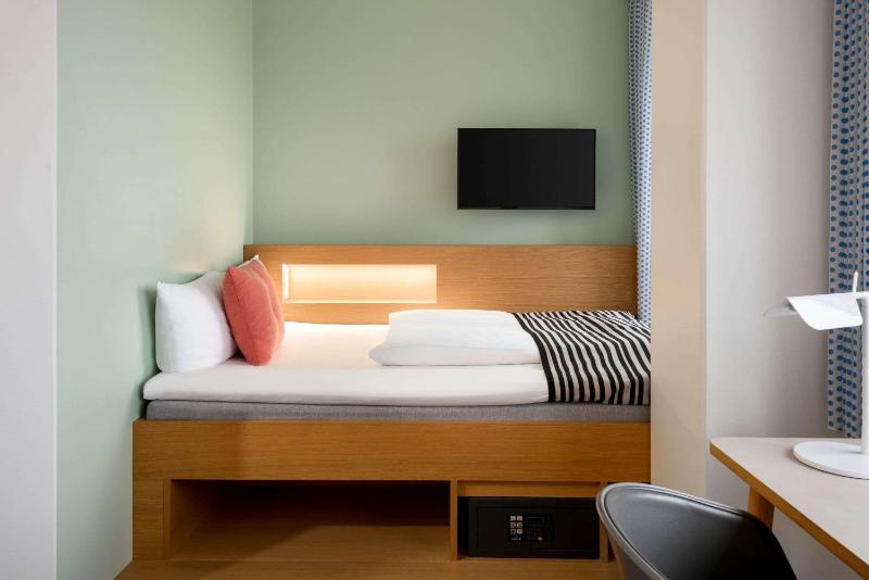 Business Single Room - Non-Smoking image 2