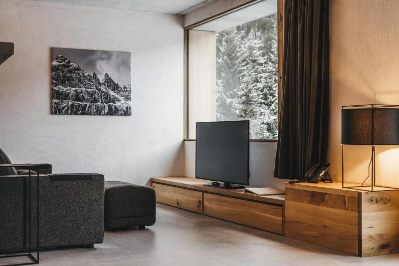 One-Bedroom Apartment image 1
