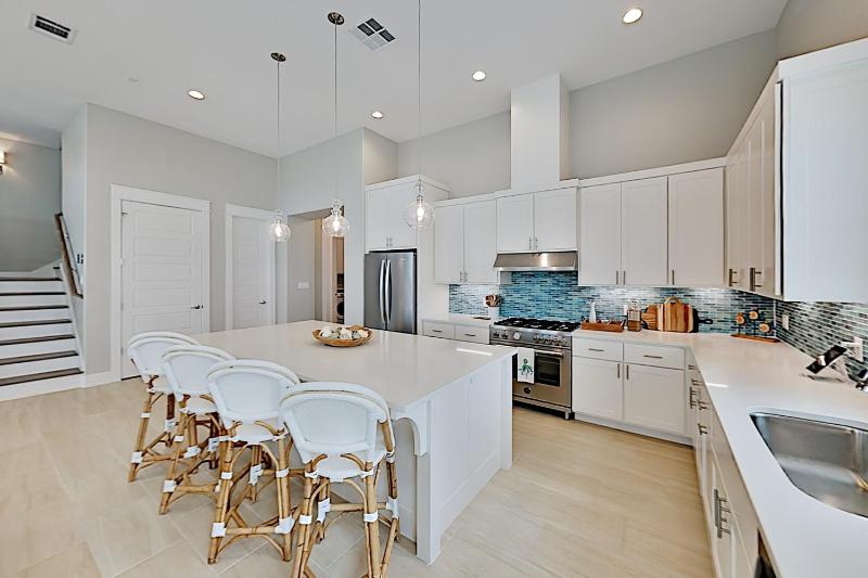 Three-Bedroom House image 2
