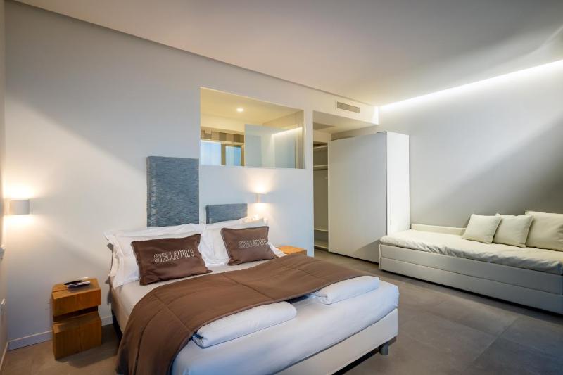 Family Room with Sea View image 4