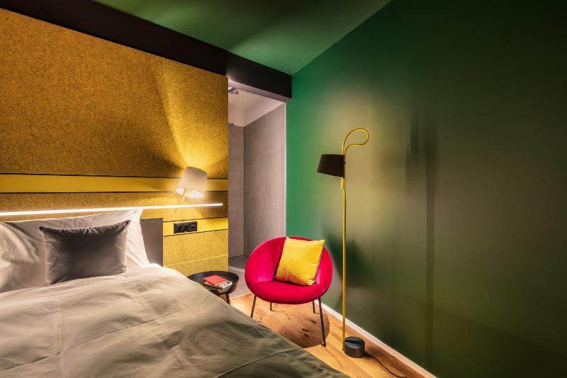 King Room with Mountain View image 1