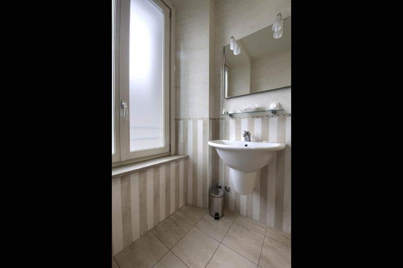 Standard Single Room image 2