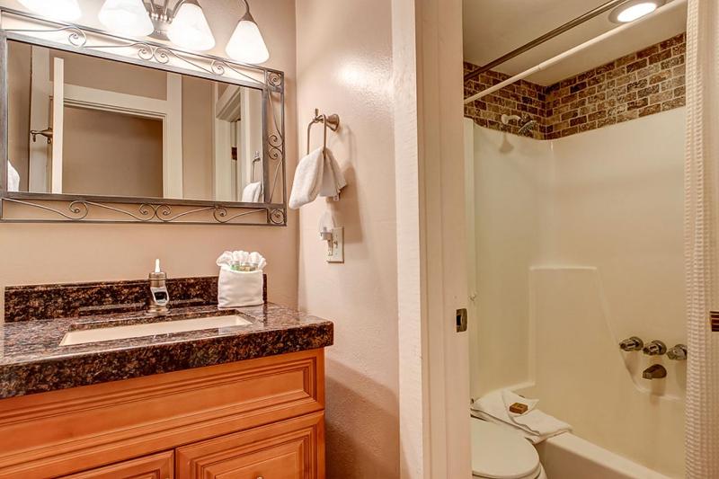 Peak 8 Village Hideaway Condo: On Shuttle Route - image 10