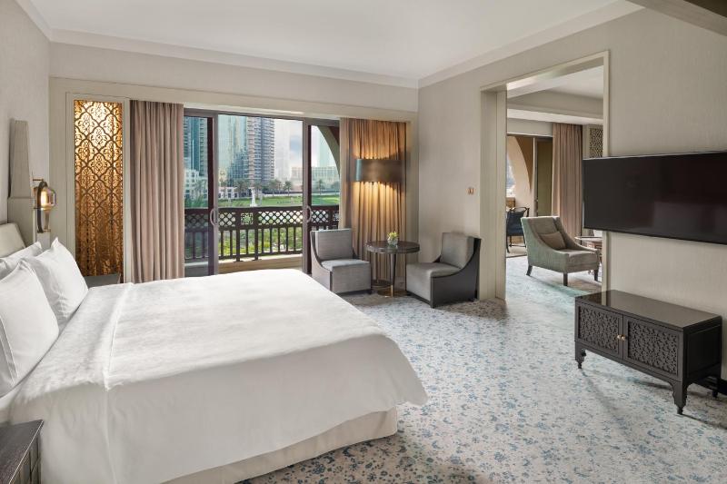 Palace Suite  image 3