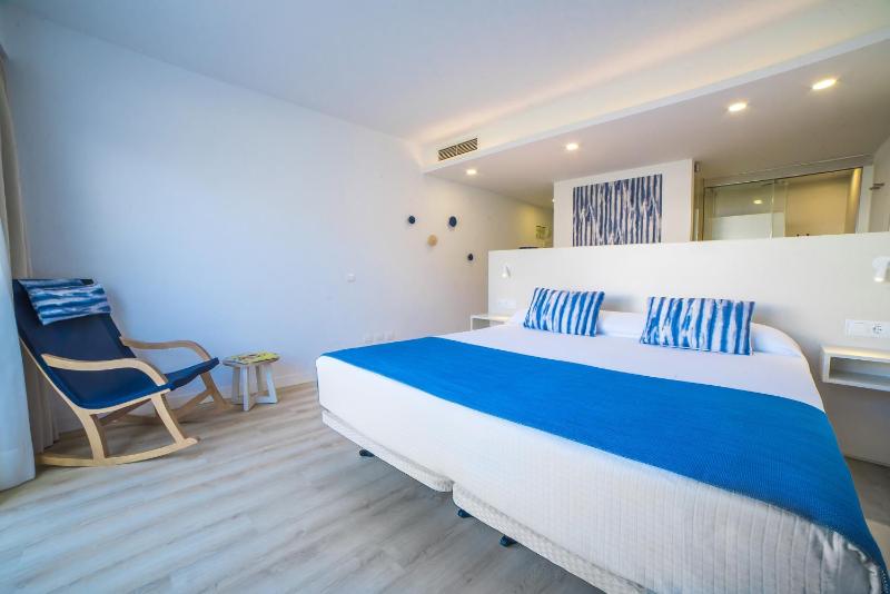 Superior Double Room image 3