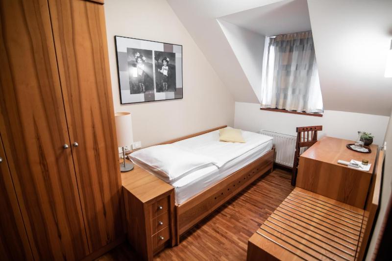Triple Room image 4