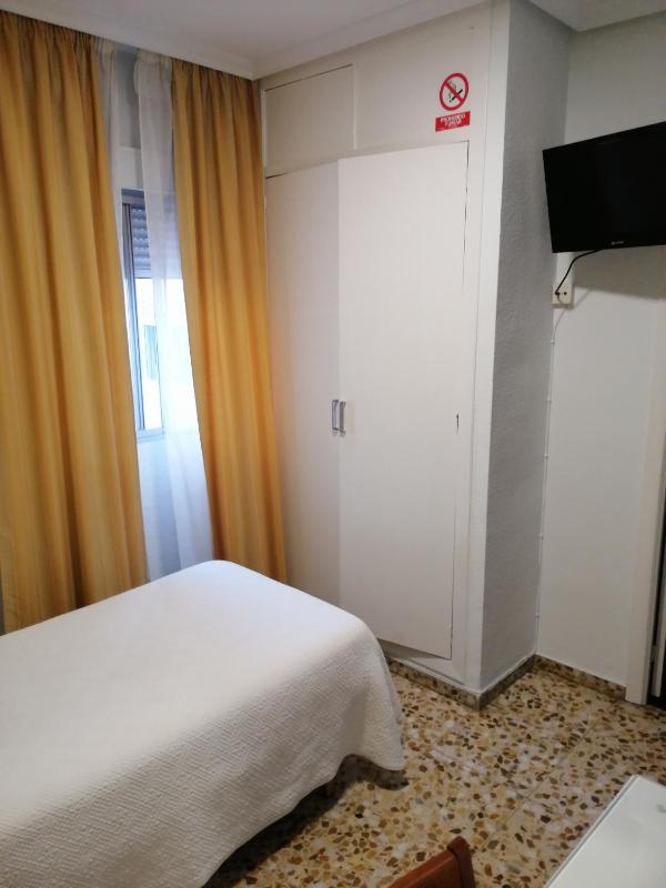 Single Room image 1