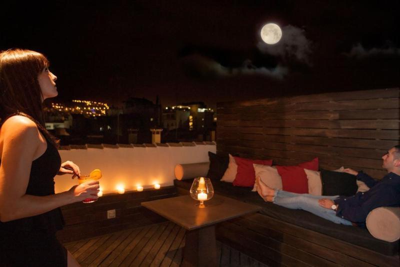 Room #9444252 image 1