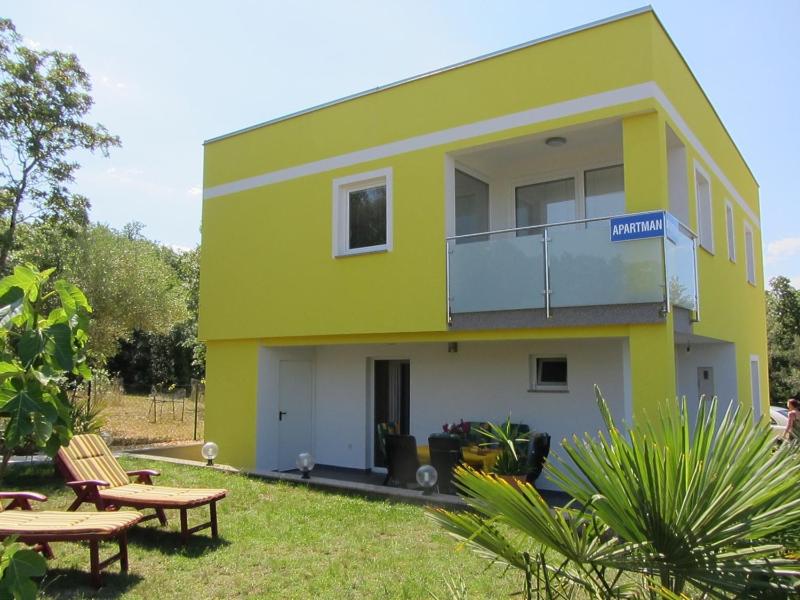 Apartment with Balcony image 3