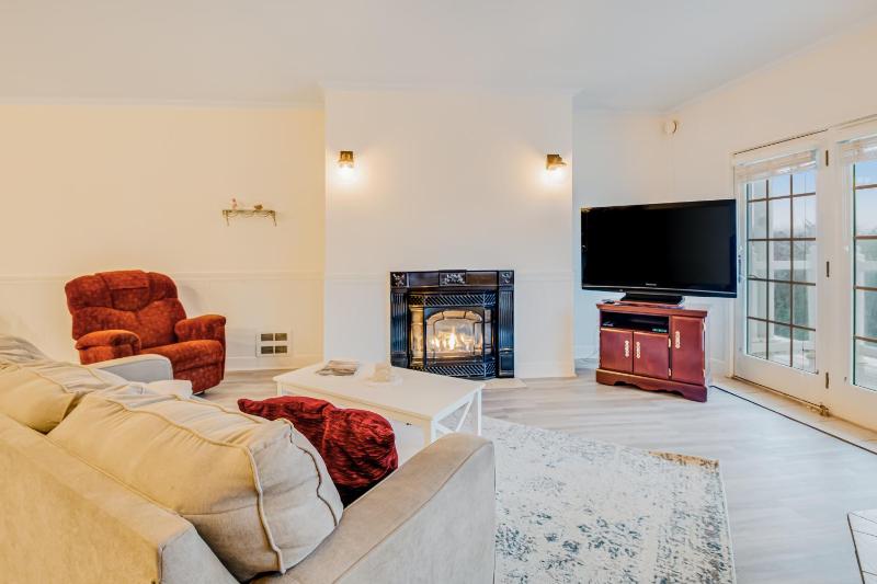 One Bedroom Apartment image 3