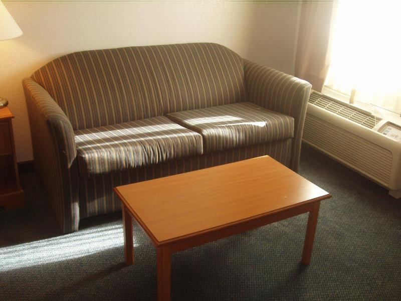 King Room - Non-Smoking image 2