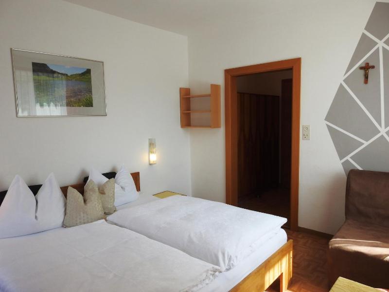 Standard Double Room image 2