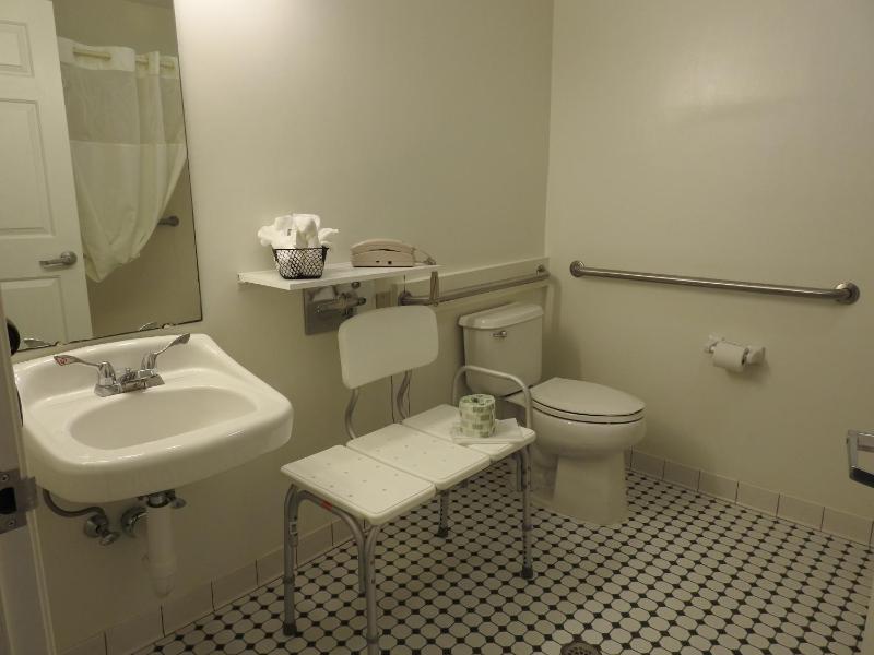Queen Room Disability Access- Pet Friendly image 2