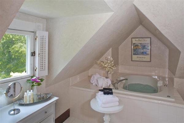 Two-Bedroom Suite image 3