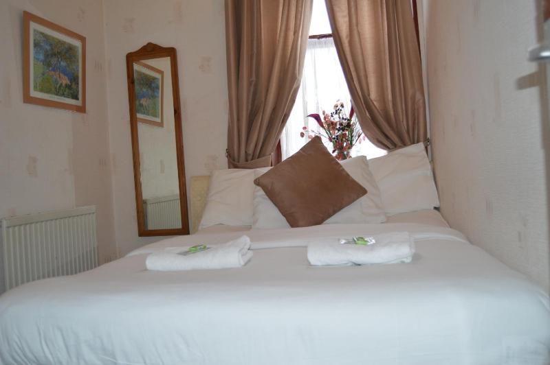 Triple Room image 4