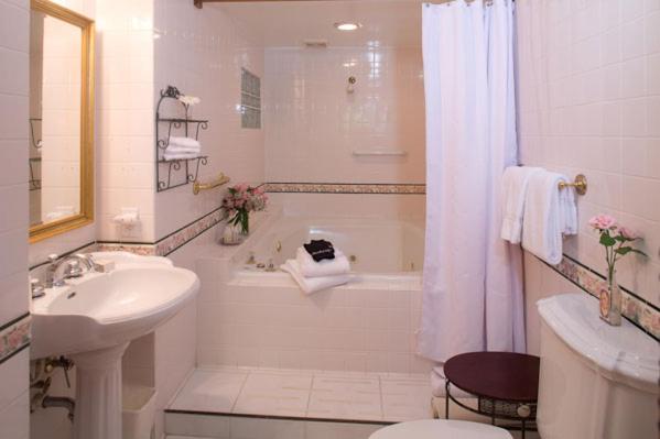 Double Room with Terrace image 2