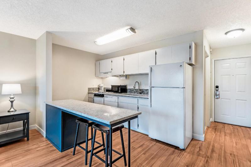 Ground-Floor Studio with River View - Disability Access - Pet Friendly  image 3