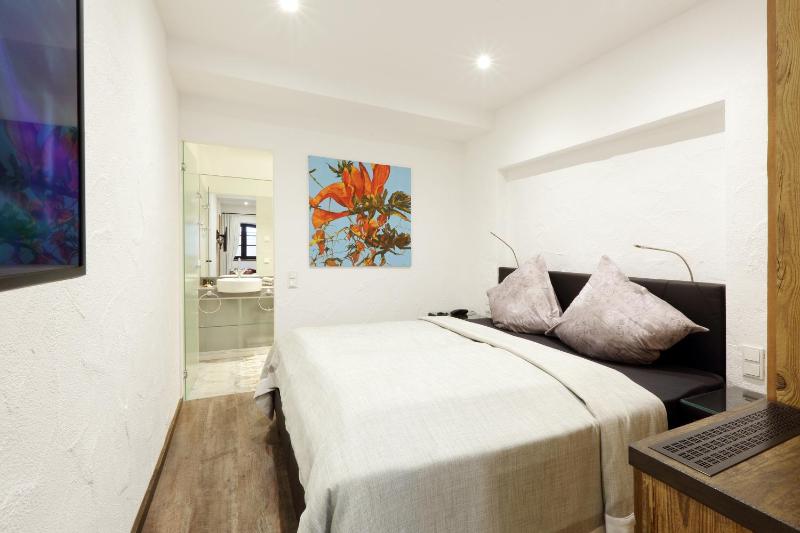 Double Room image 2