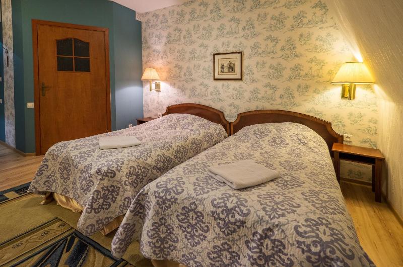 Double or Twin Room image 3