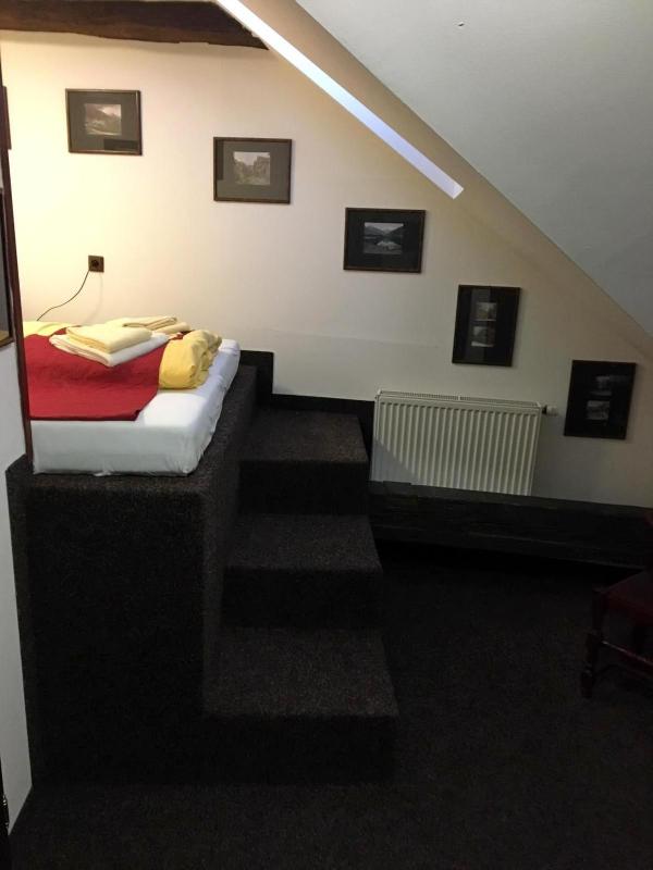 Economy Double Room image 2
