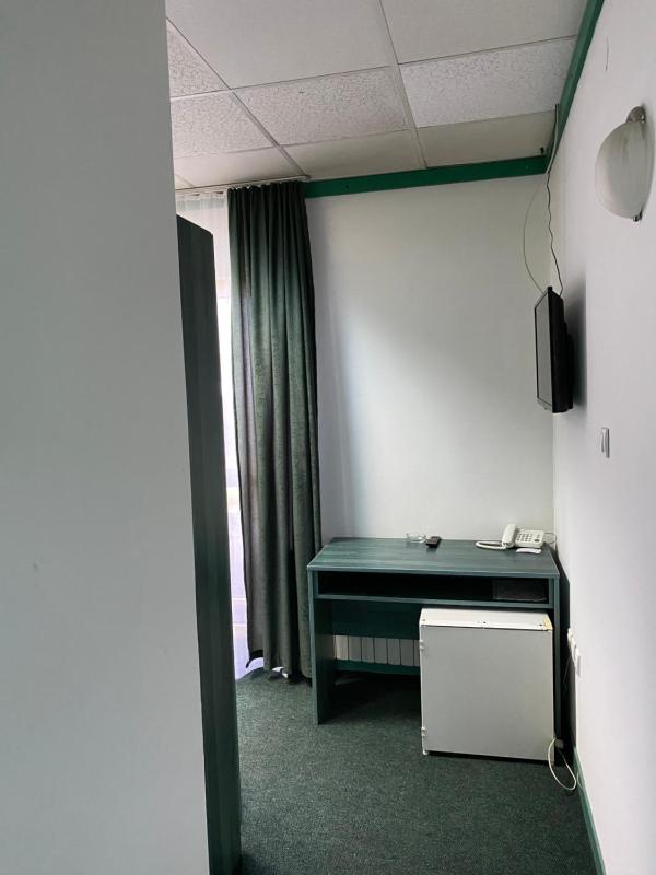 Single Room image 3