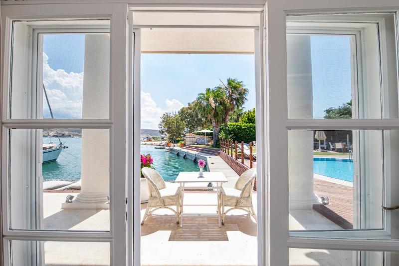 Suite with Sea View image 4