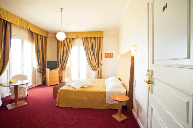 Family Two-Bedroom Suite image 4