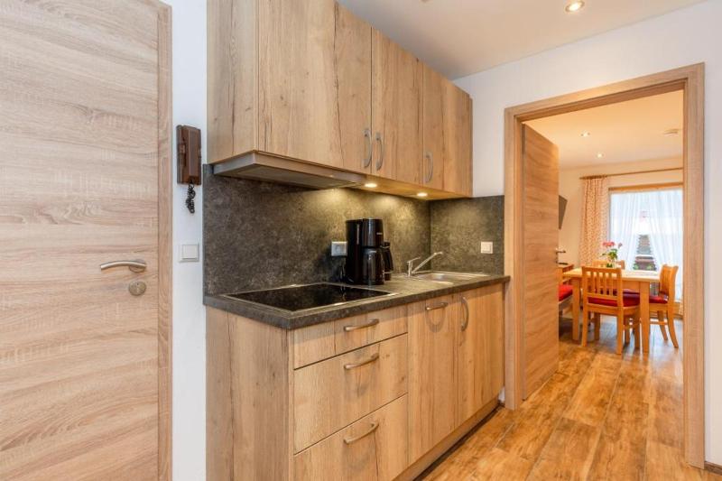 One-Bedroom Apartment image 3