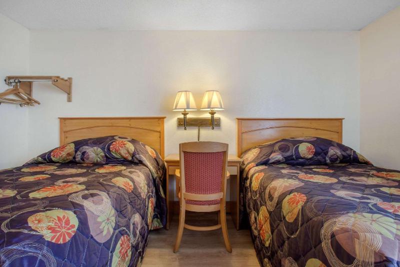 Double Room with Two Double Beds - Non-Smoking image 2