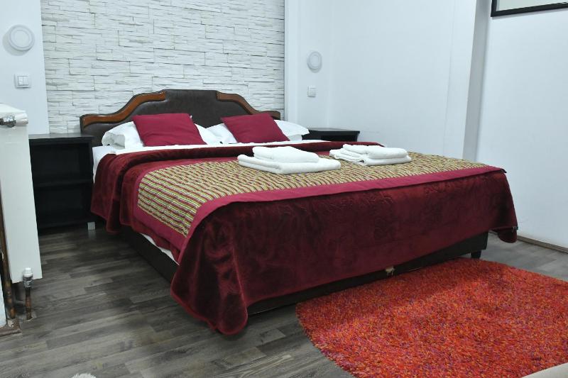 Deluxe Double Room with Bath image 1