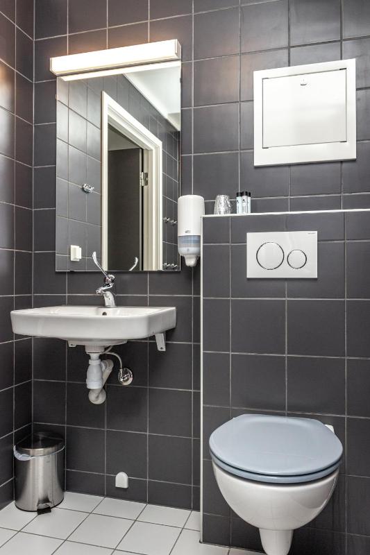 Double Room image 4