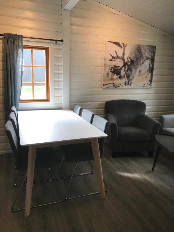 Two-Bedroom Cottage (6 Adults) image 3