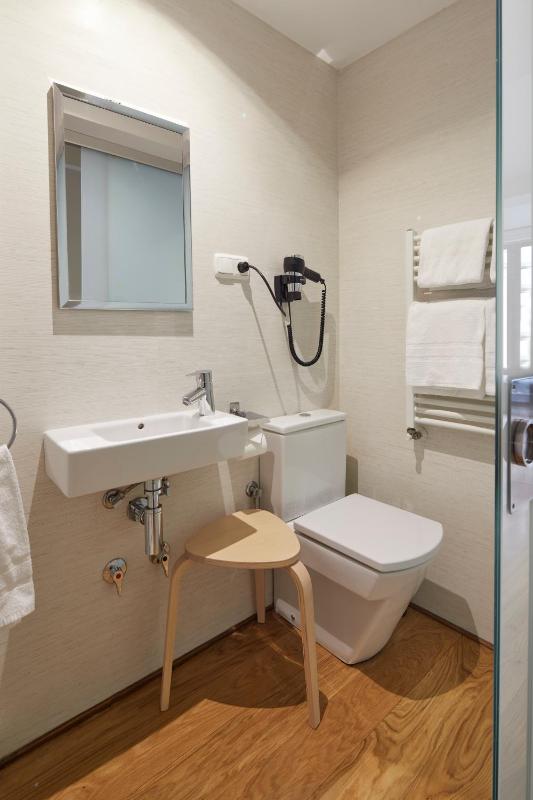 One-Bedroom Apartment image 2