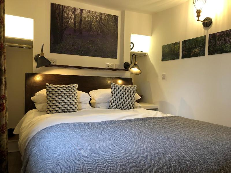 Small Double Room image 1